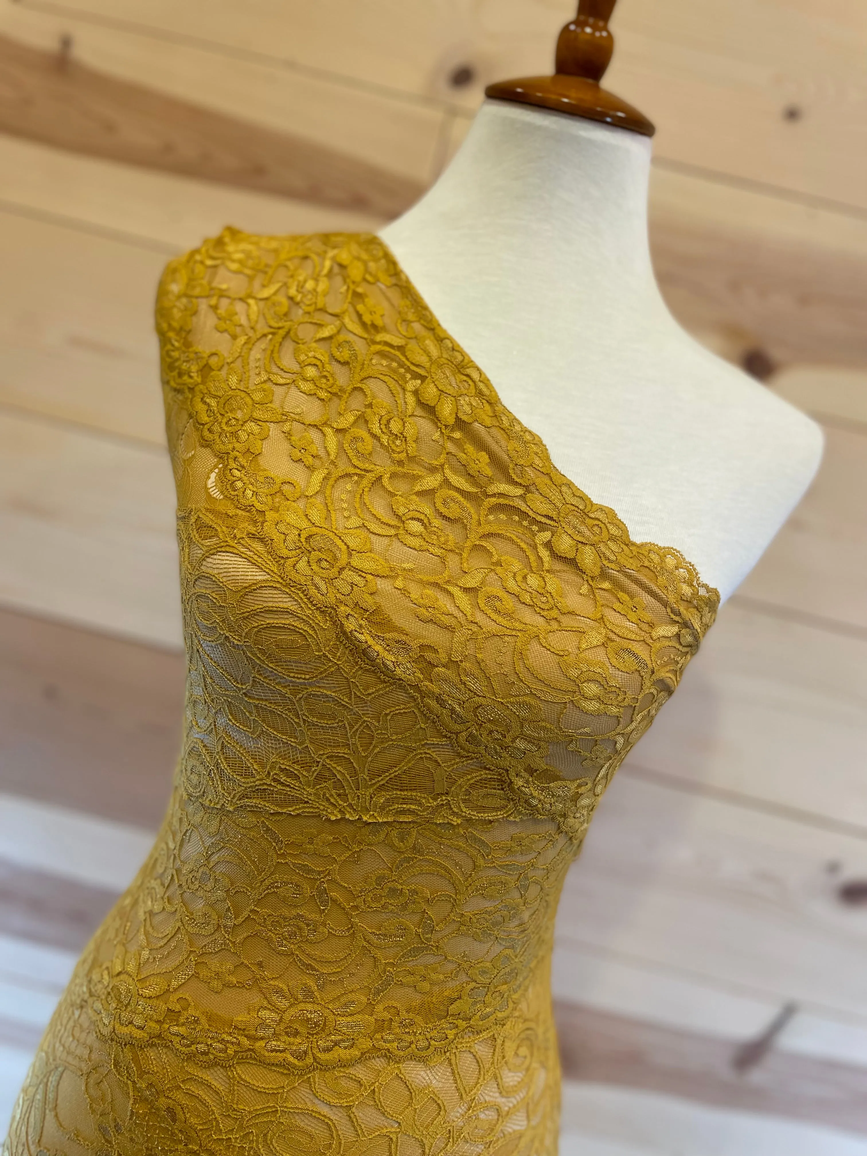 bebe Yellow Floral lace Stretch Fitted Short Dress womens size XSmall Formal