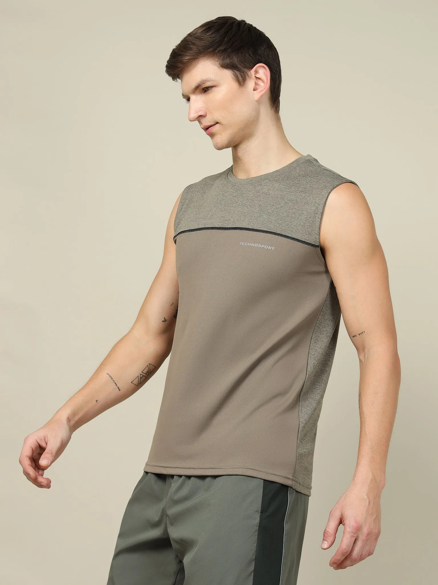 Men Colorblock Slim Fit Crew Neck Innerwear Vest with TECHNO COOL 