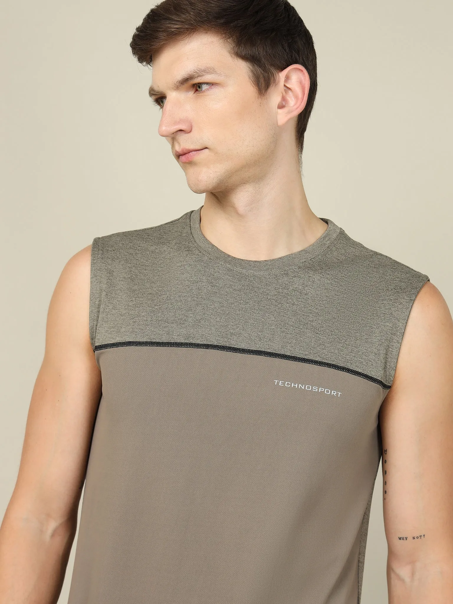 Men Colorblock Slim Fit Crew Neck Innerwear Vest with TECHNO COOL 