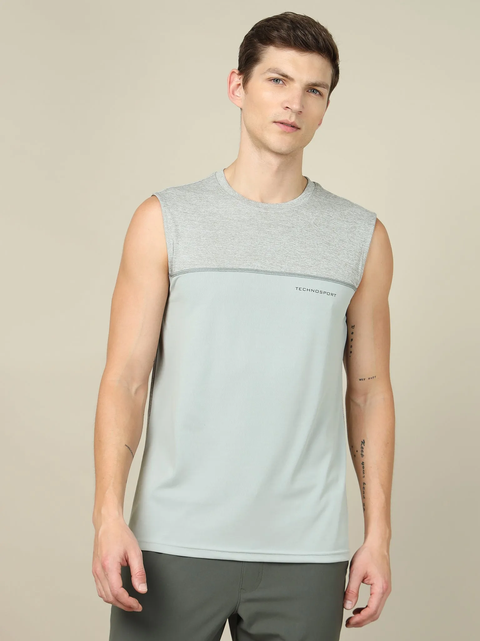 Men Colorblock Slim Fit Crew Neck Innerwear Vest with TECHNO COOL 