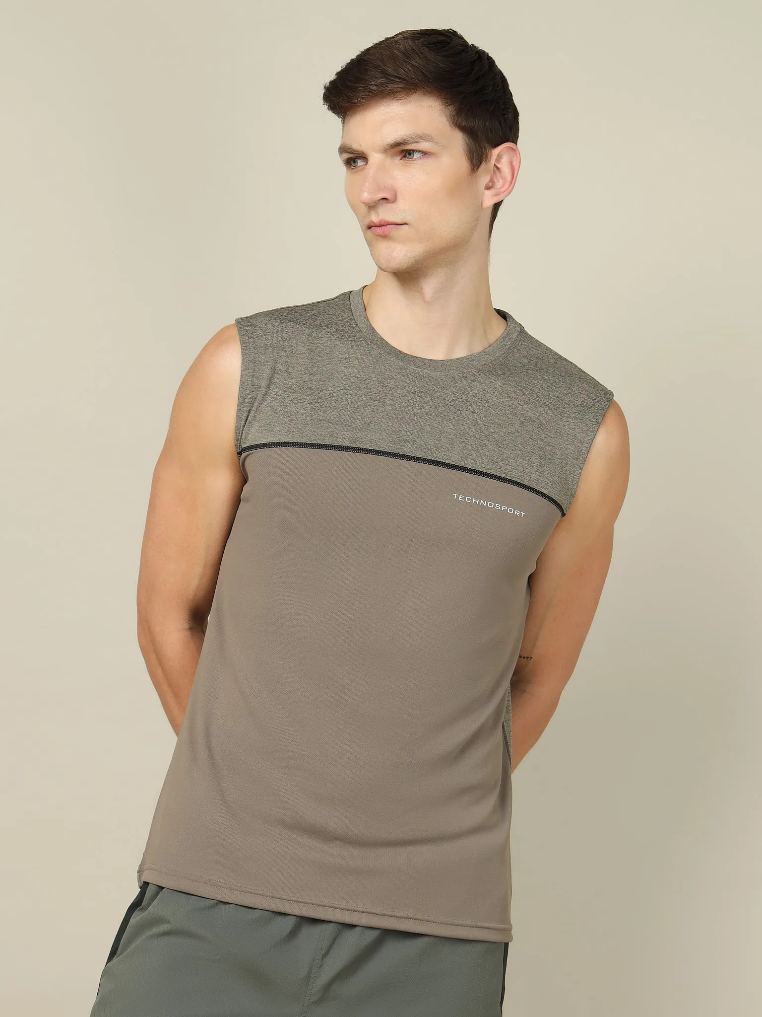 Men Colorblock Slim Fit Crew Neck Innerwear Vest with TECHNO COOL 